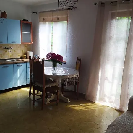 Accogliente Appartamento Indipendente Tra I Monti E Vicino Al Mare In Val Pennavaire: Felici Nel Verde! Holiday home Nasino