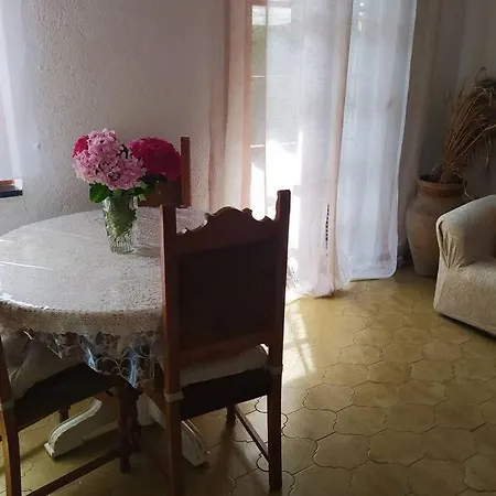 Accogliente Appartamento Indipendente Tra I Monti E Vicino Al Mare In Val Pennavaire: Felici Nel Verde! Holiday home