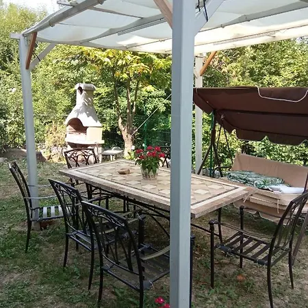 Accogliente Appartamento Indipendente Tra I Monti E Vicino Al Mare In Val Pennavaire: Felici Nel Verde! Nasino